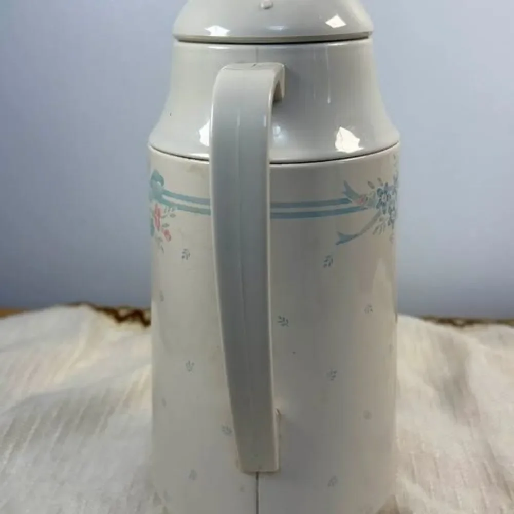 Crown-Corning Thermique 1QT Insulated Carafe